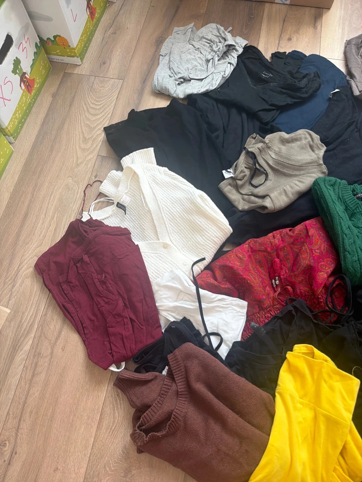 Lot 25 roupas – photo 2